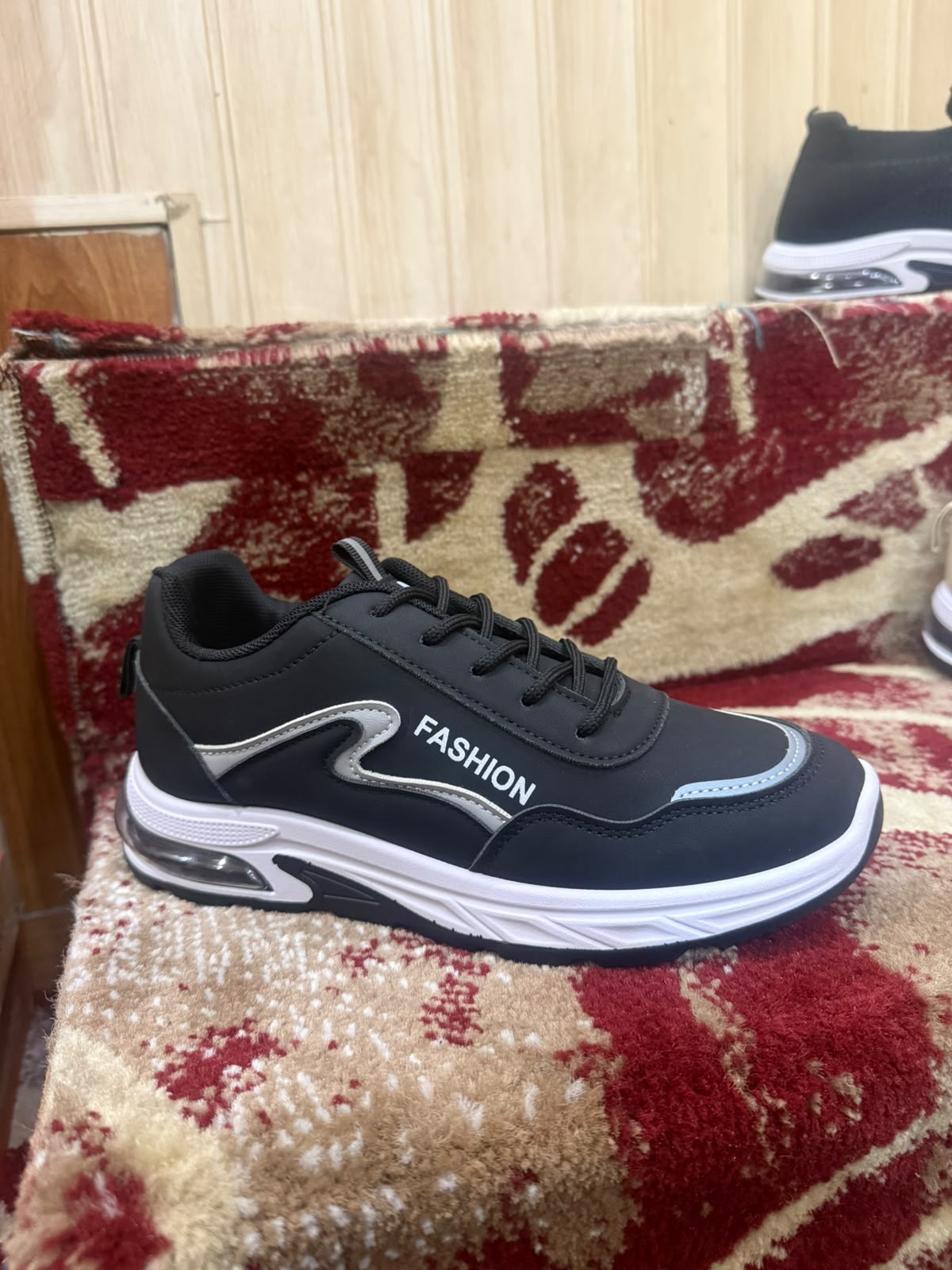 Men's Black Air-Cushion Casual Sneakers